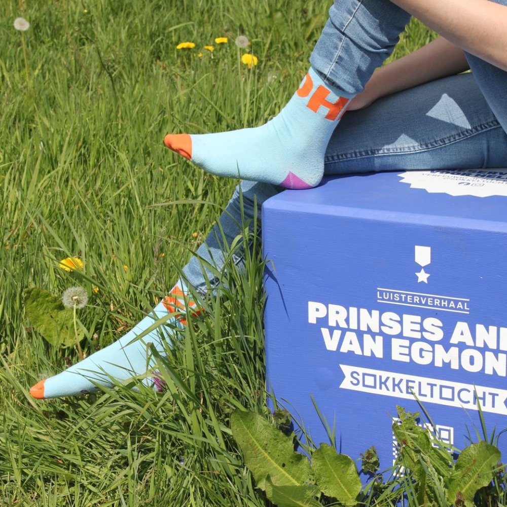 de helden sokken in het gras