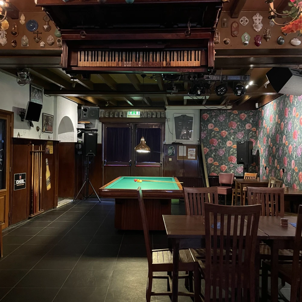 Café Oud Grave, sport kijken